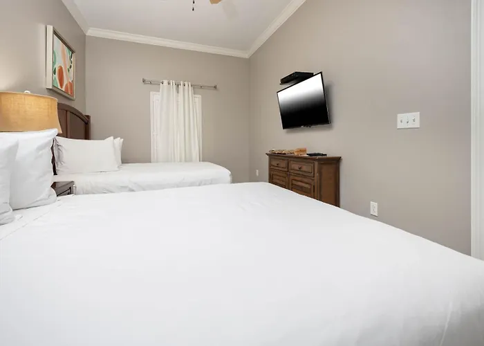 Phoenix 603 Apartment